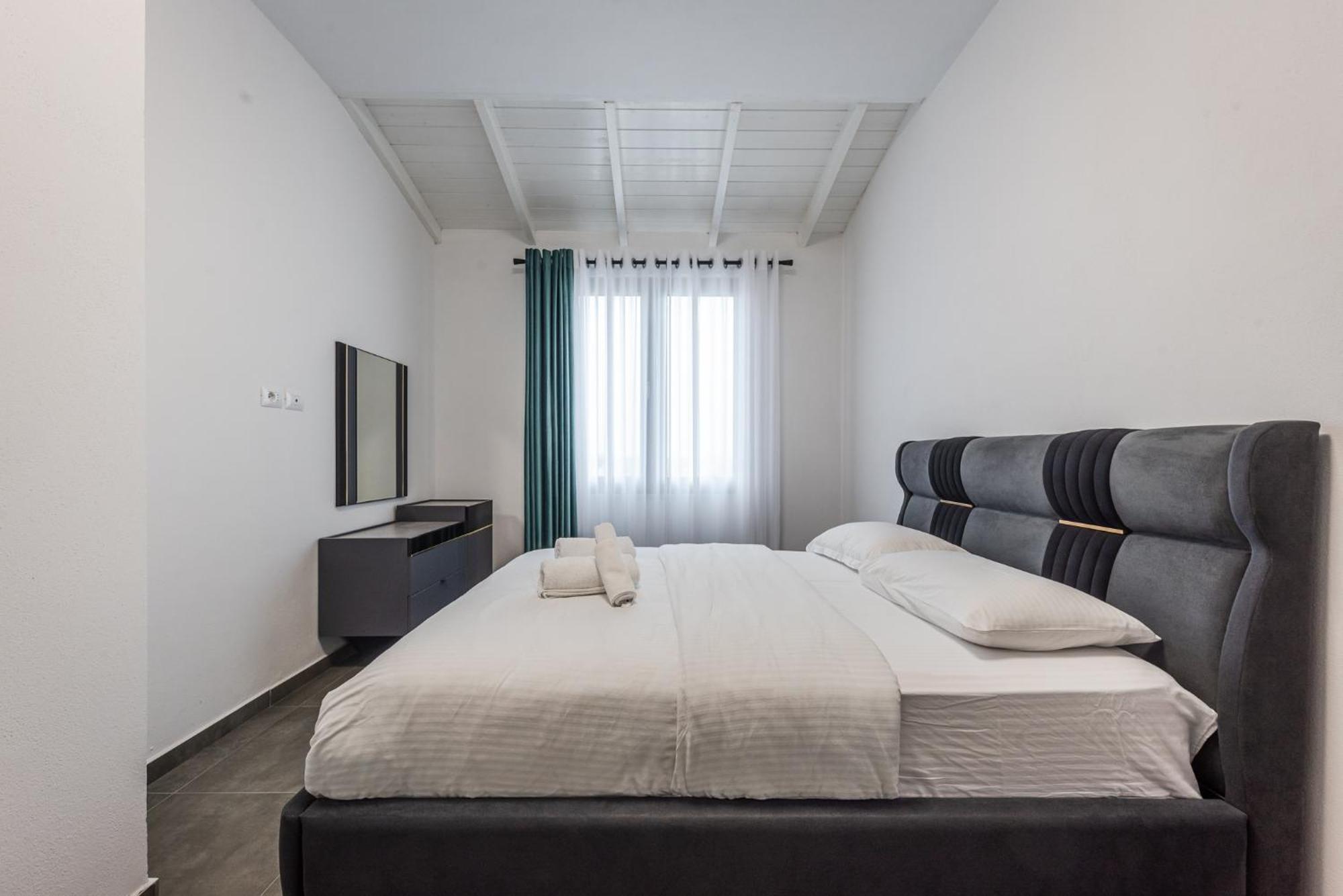 Royal Hill Apartments By Ps ดูร์เรส ภายนอก รูปภาพ